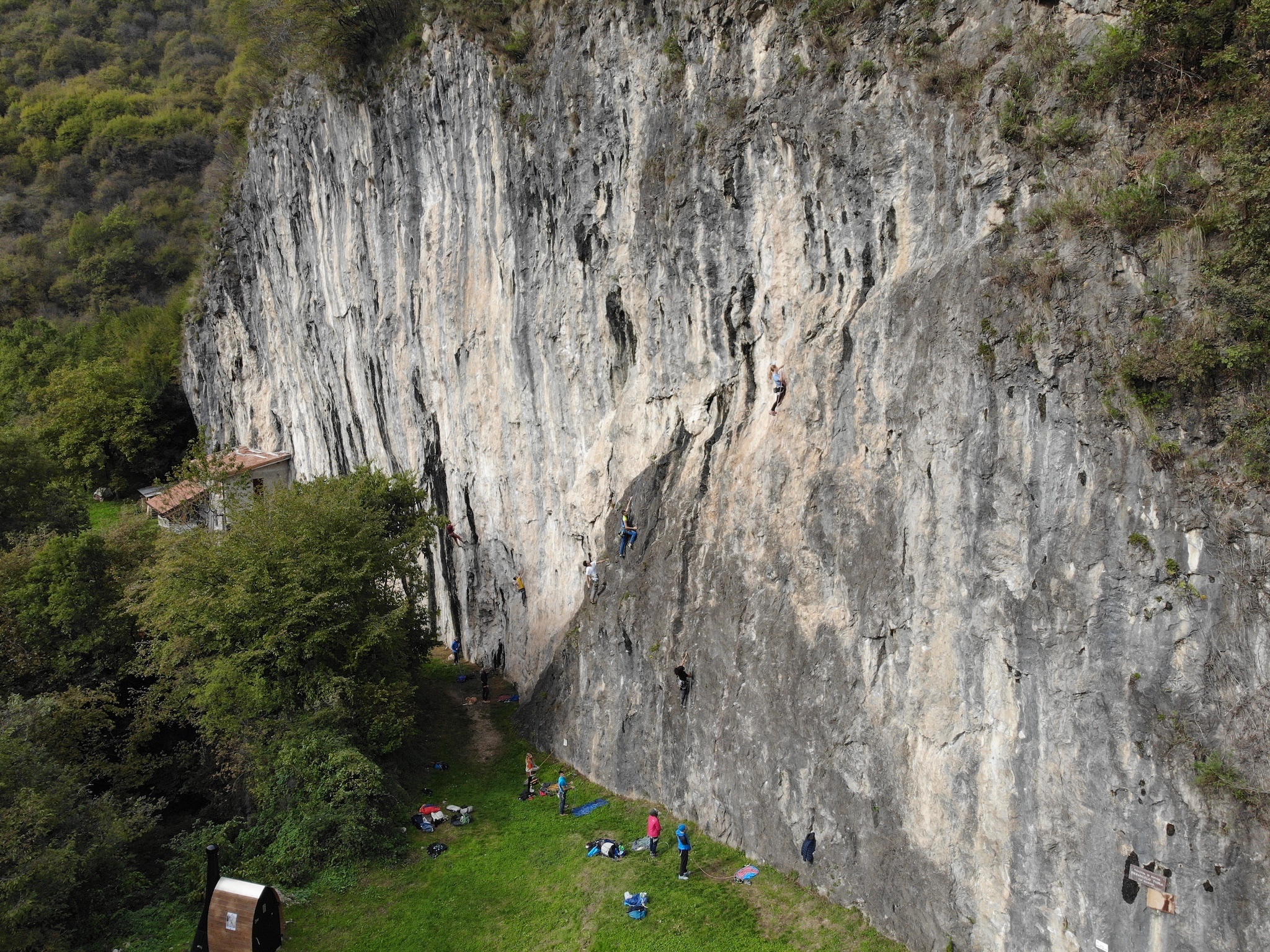 Falesia Madonna della Rota nella Valle dell’Opol