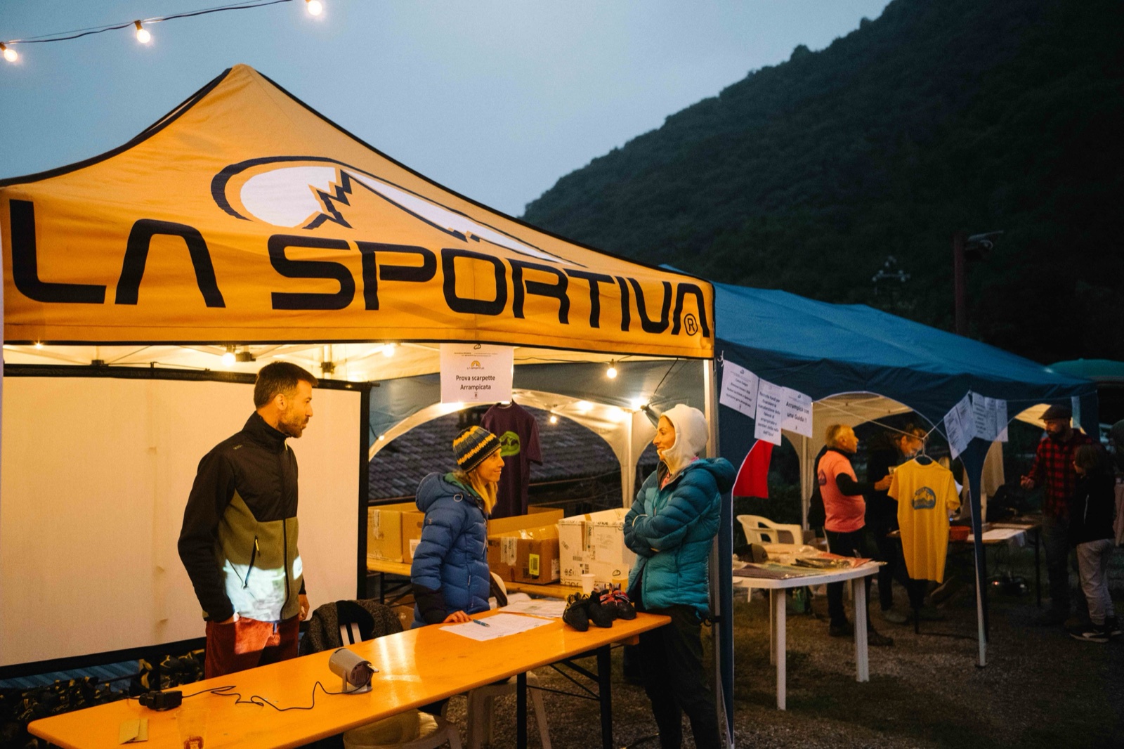 Stand La Sportiva per il test delle scarpette di arrampicata